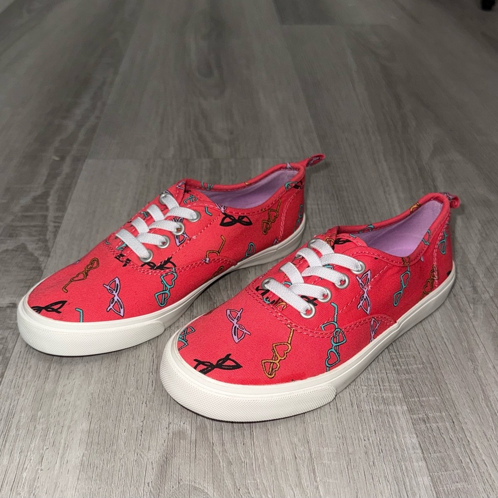 Old Navy girls' slip-on sneakers feature a fun all-over sunglass pattern Size 1.